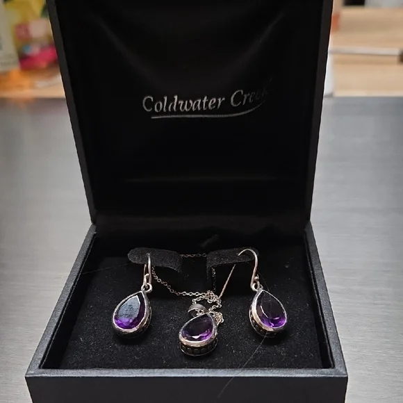 Coldwater Creek Purple and Silver Teardrop Earrings - New In The Box - Picture 4 of 4